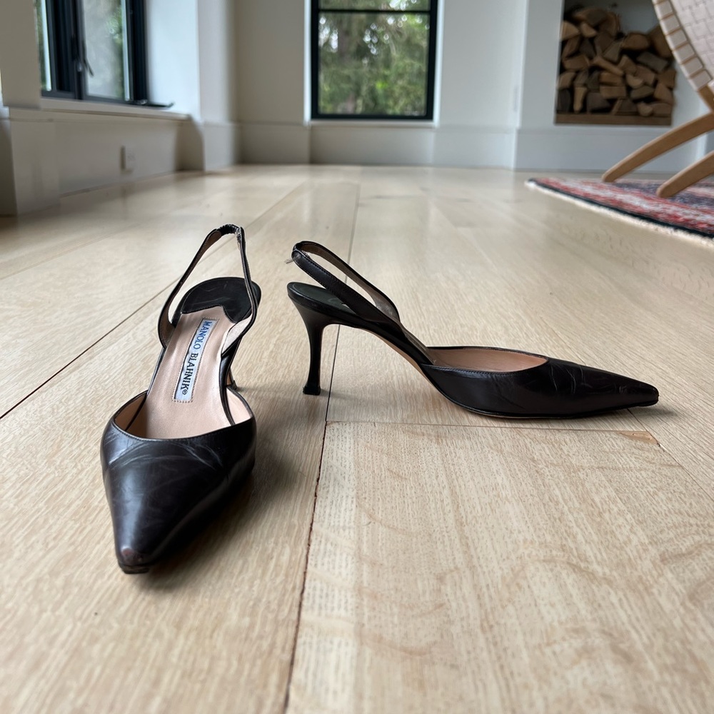Manolo Blahnik Brown Carolyne Leather Slingback Pump